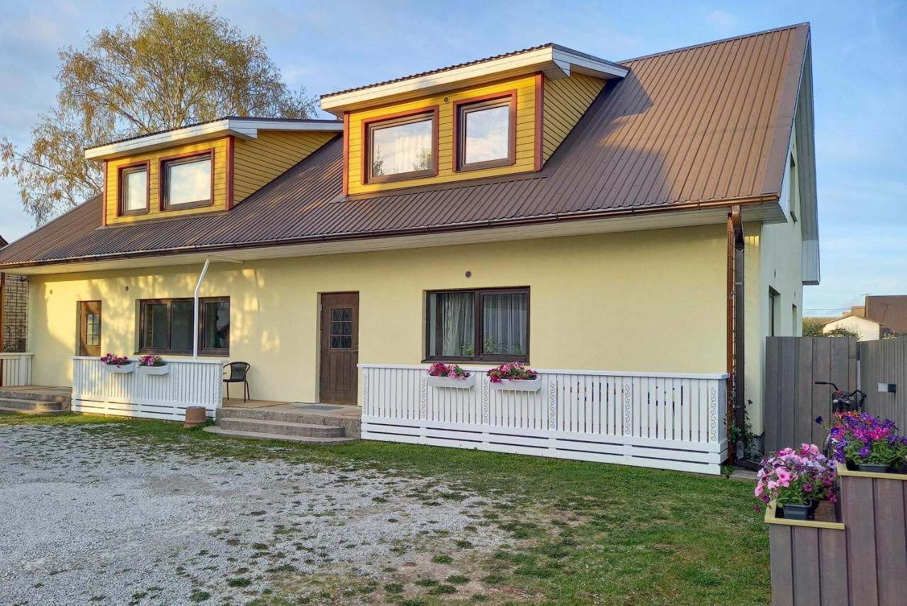 Apartment Pihtla Tee Kuelaliskorter 2 *